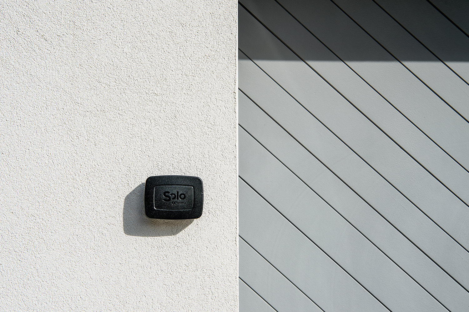 Domótica sin obras: puerta inteligente con 1Control DORY y apertura desde smartphone