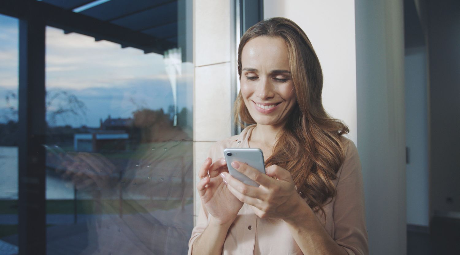 Cerrojo vs cerradura inteligente: apertura de puerta con DORY desde el smartphone