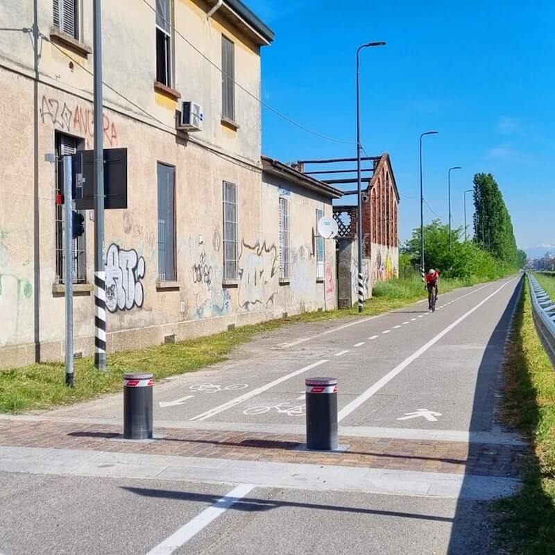 P-Connect a protezione della ciclo-pedonale zona Alzaia Naviglio Pavese - Milano