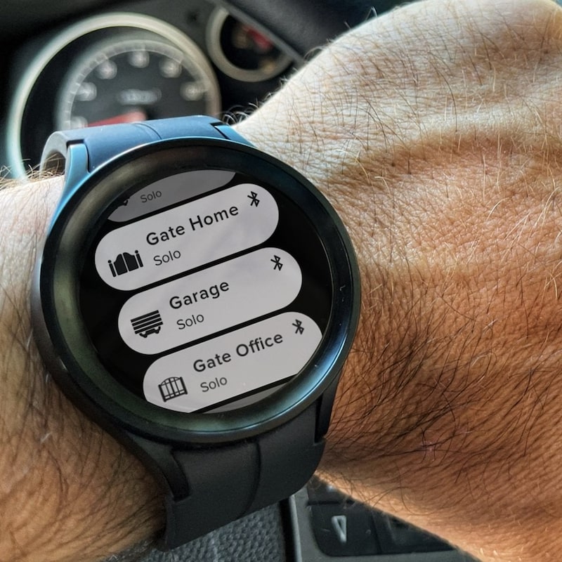 Smartwatch Android WearOS apertura cancello e e porta con 1Control